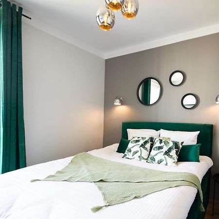 Patio Praga Metro Apartment Варшава Екстер'єр фото