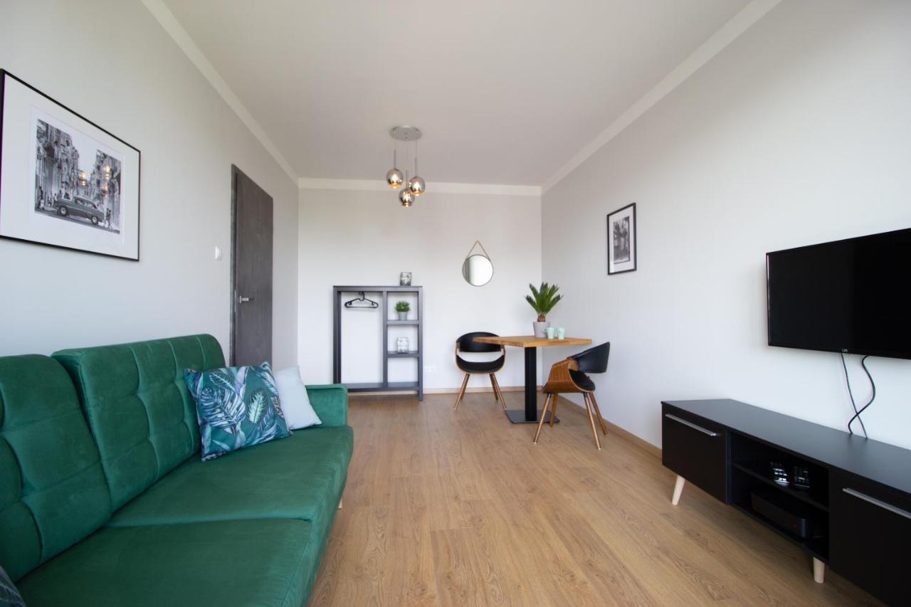 Patio Praga Metro Apartment Варшава Екстер'єр фото