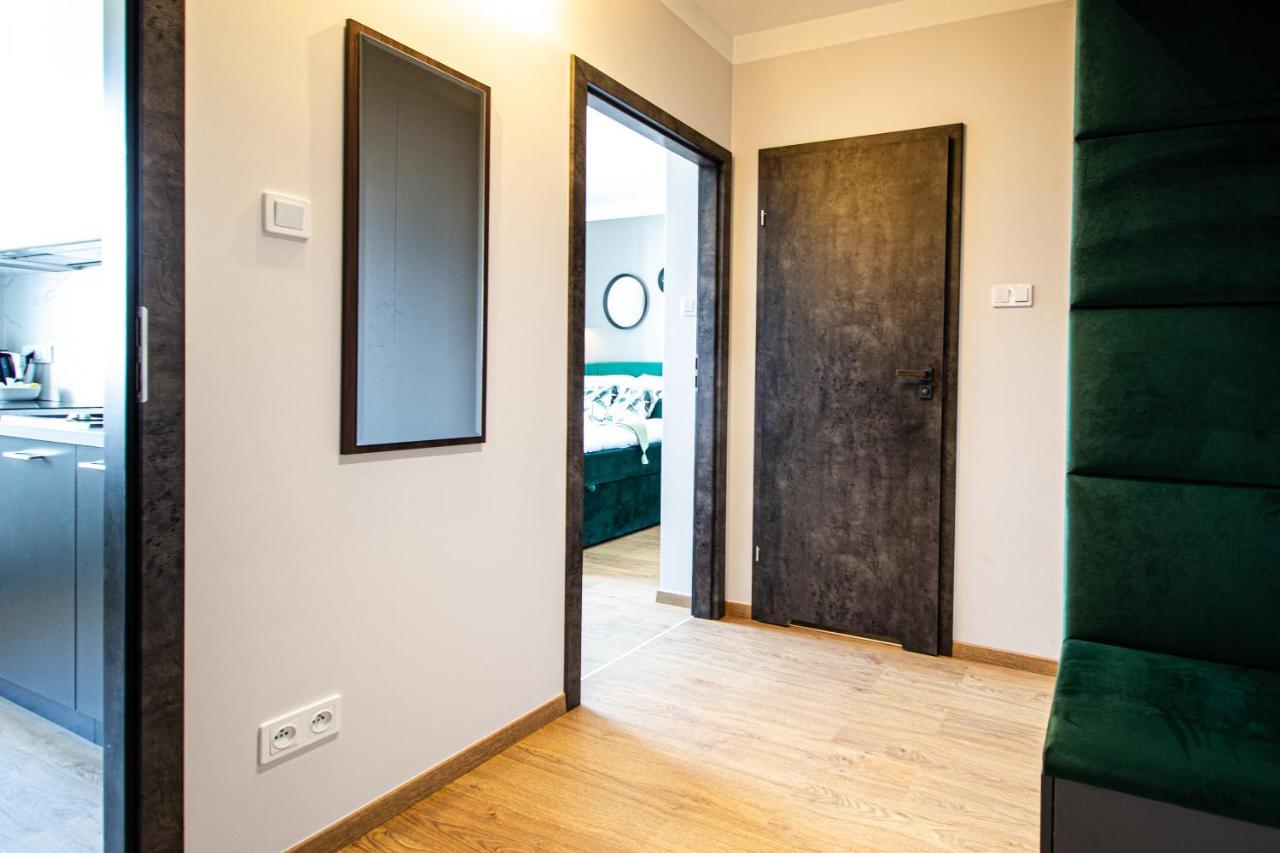 Patio Praga Metro Apartment Варшава Екстер'єр фото