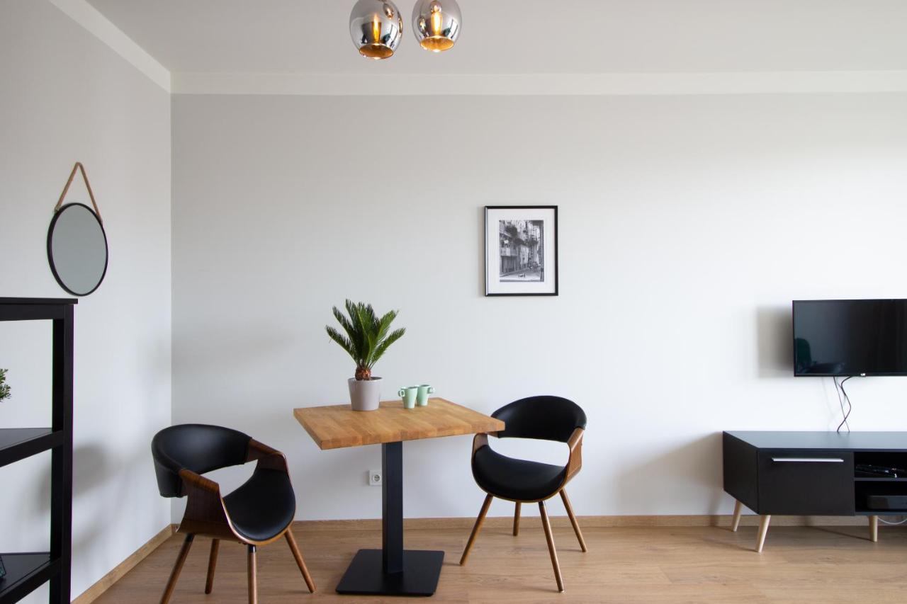 Patio Praga Metro Apartment Варшава Екстер'єр фото