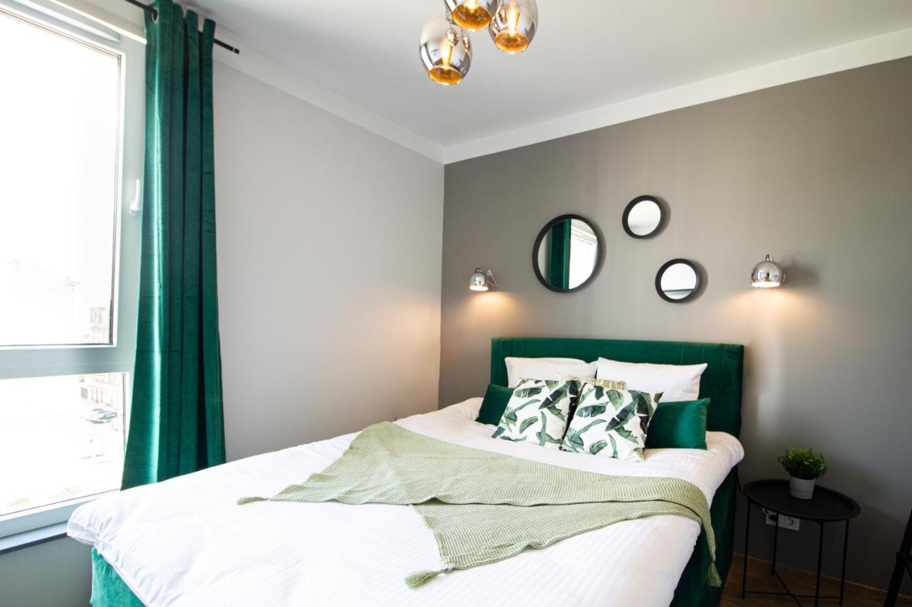 Patio Praga Metro Apartment Варшава Екстер'єр фото