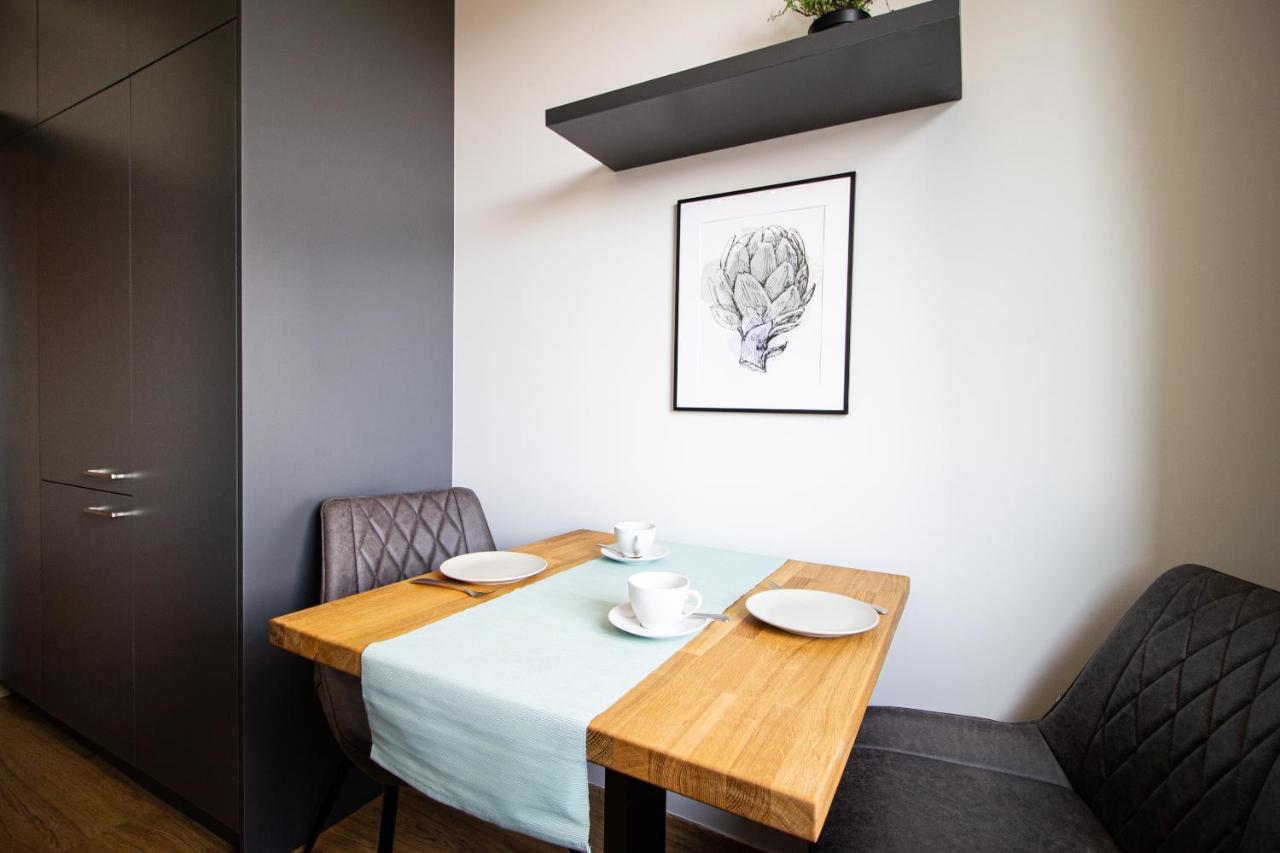 Patio Praga Metro Apartment Варшава Екстер'єр фото