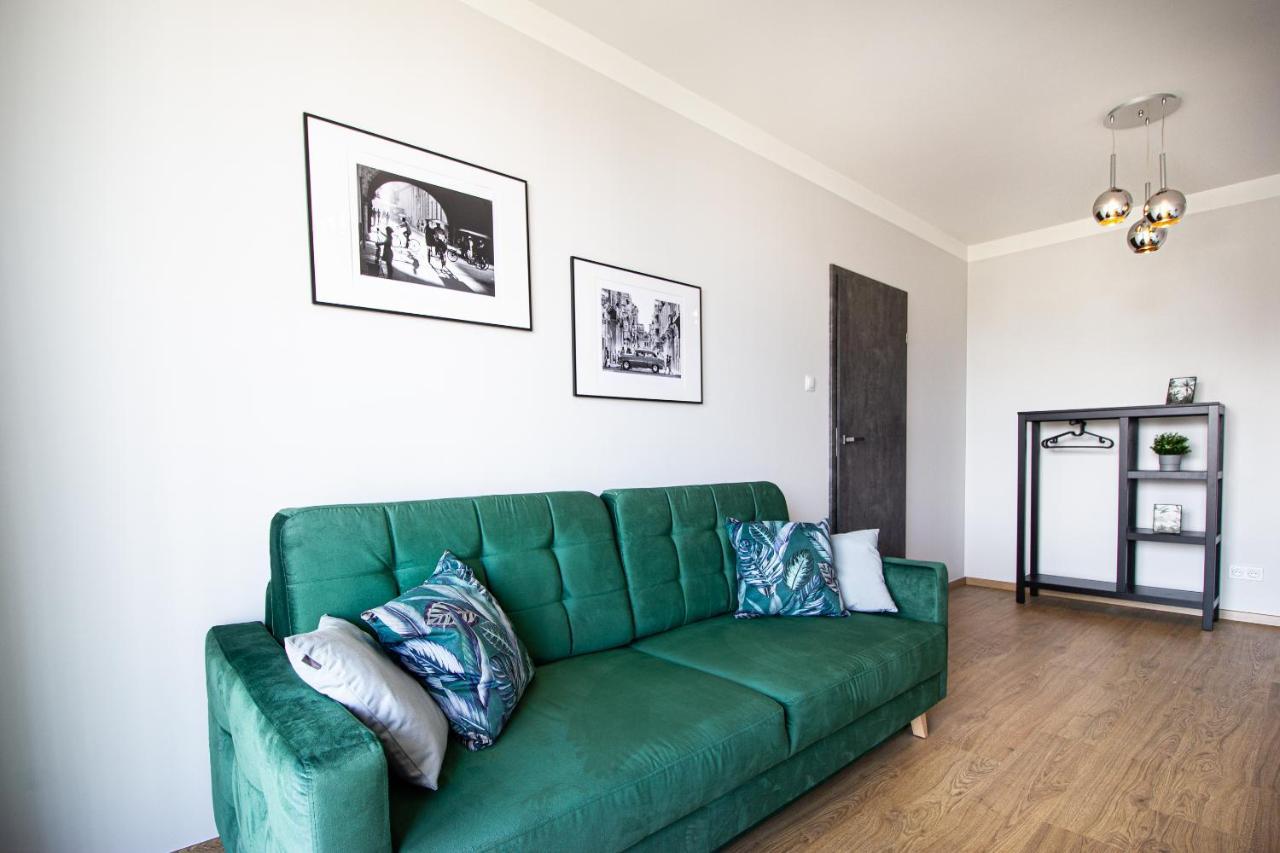Patio Praga Metro Apartment Варшава Екстер'єр фото